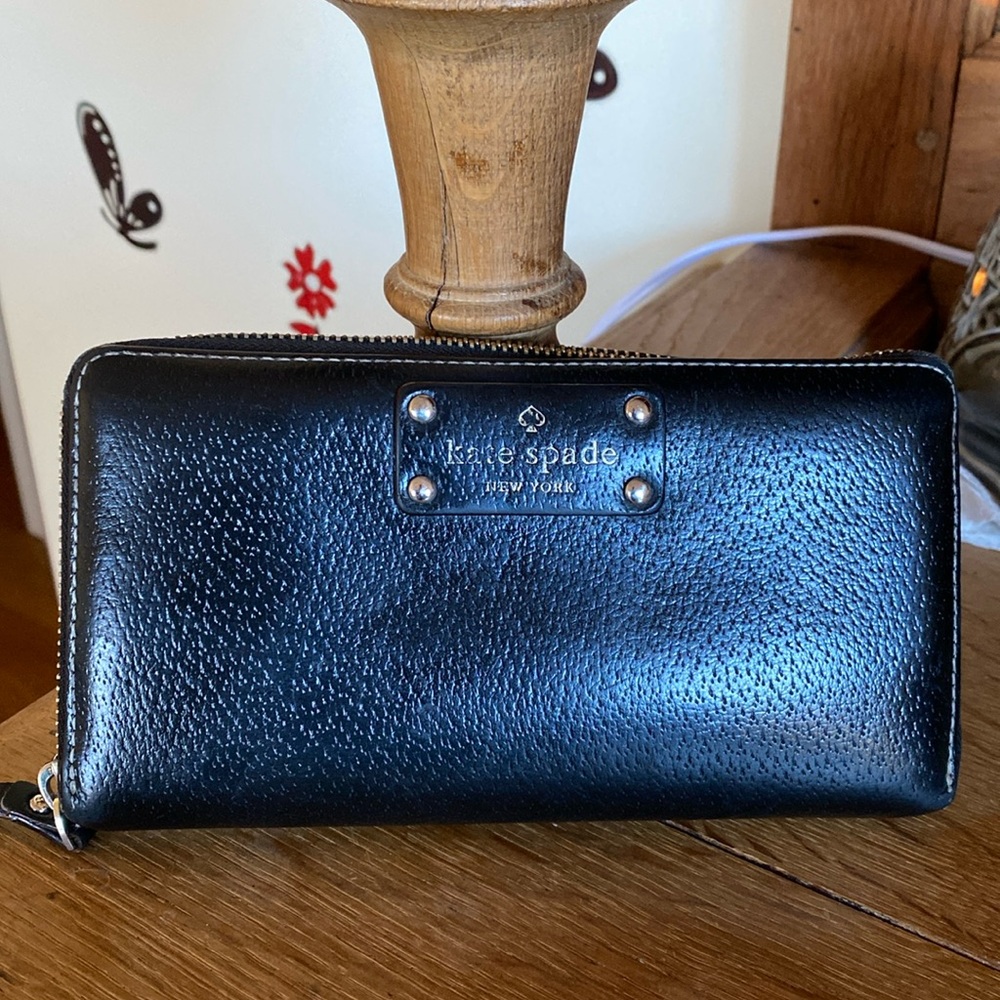 Kate Spade Black and Gold Wallet with Zip-Around Closure